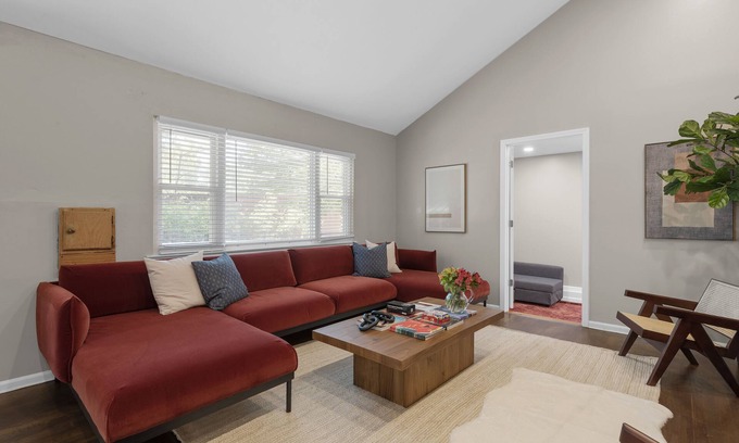 Columbus House | Modern 5 Bed, 2 Bath Home w/Outdoor Patio! Near OSU