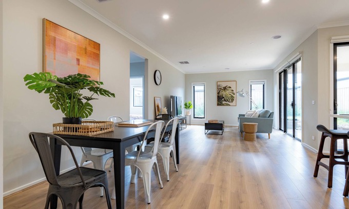 Clyde House | Modern 5bedrooms Clyde home