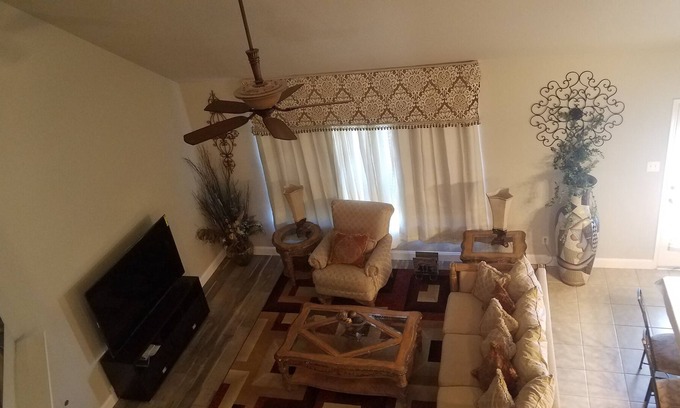 South Arlington House | Modern 5BR Home/Spacious/Near Hawaiian Water Parks