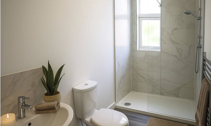 Leeds House | Modern 6 bed House (near city center with parking)