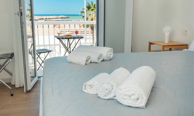 Scoglitti House | Modern accommodation for those who want comfort, convenience and a postcard view.
