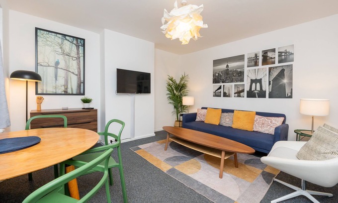 Severn Beach House | Modern | All Mod Cons | IPTV| BBQ | Sleeps 8