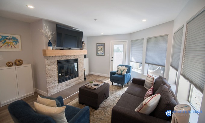 Blackcomb Condo | Modern and bright Snowberry condo on Blackcomb Mountain