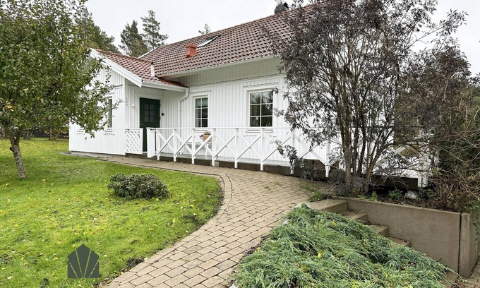 Fjallbacka House | Modern and cozy cottage near beautiful Fjällbacka | SE09044