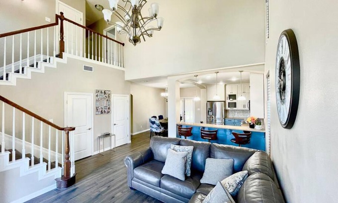 Pharr House | Modern and cozy house best location