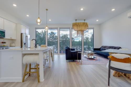Waleska Villa | Modern and Luxe Lake Arrowhead Villa Near Marina!