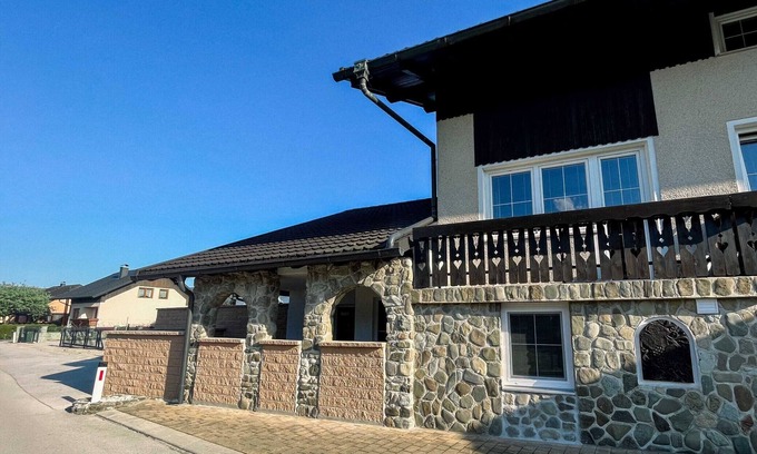 Varpolje Apartment | Modern and Peaceful Apartment with Terrace - Two Bedroom Apartment with Terrace