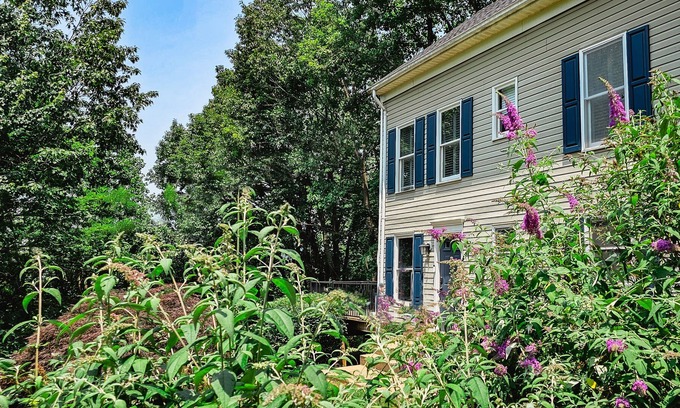 Marshall House | Modern and Renovated Home - 3 Bedroom, 5 Beds, 2.5 Bath