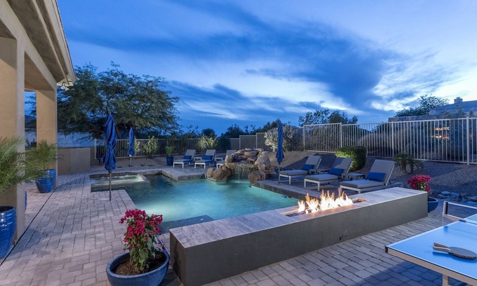 Pinnacle Foothills House | Modern and Spacious Home near Troon North - Close to Golf Courses