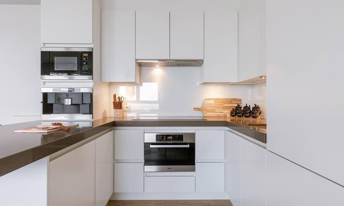 De Kaaien Apartment | Modern Antwerp Apartment With City Views 2 Bedrooms