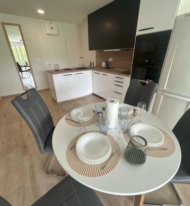 Ruzinov Apartment | Modern aparment in Moruse compex with free parking