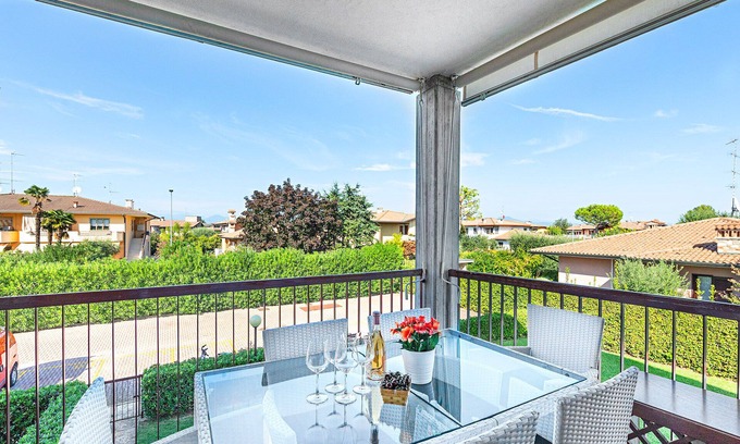 Lugana Apartment | Modern apartment with pool in Sirmione, just a few minutes' walk from the lake!