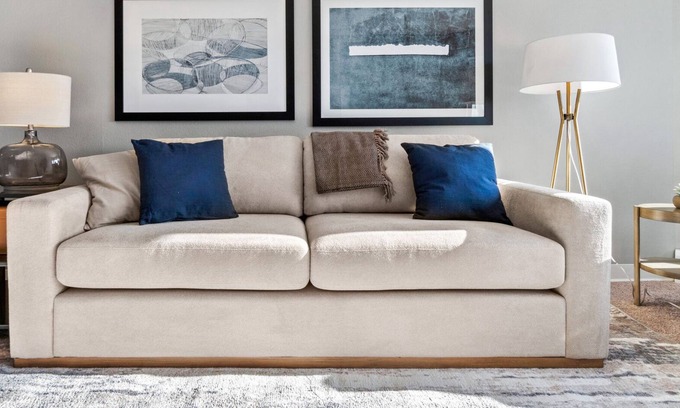 North Oaks Apartment | Modern Apartment in Prime Location (ID8291X37)
