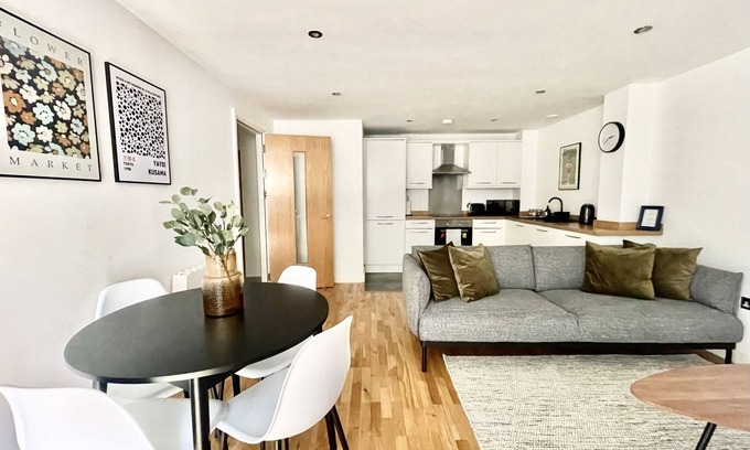 Bristol Apartment | Modern apartment in Bristol City Centre
