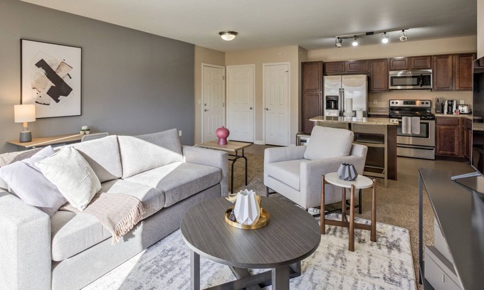 Papillion Apartment | Modern Apartment in Prime Location (ID8073X25)