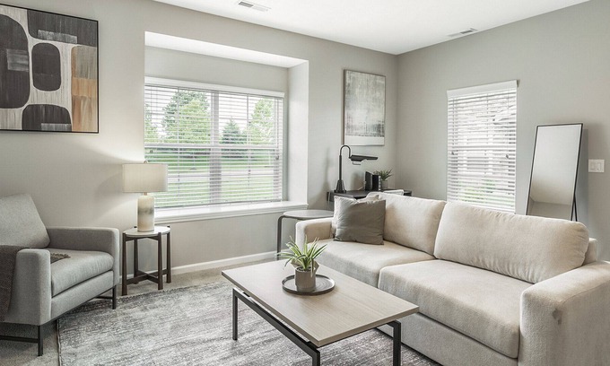 Sunbury Apartment | Modern Apartment in Prime Location (ID9540X31)