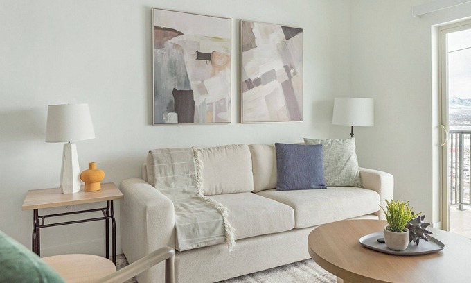 Draper Apartment | Modern Apartment in Prime Location (ID1204X655)