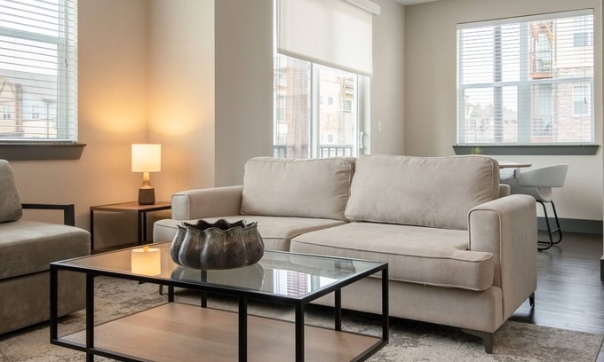 Parker Apartment | Modern Apartment in Prime Location (ID2663X31)