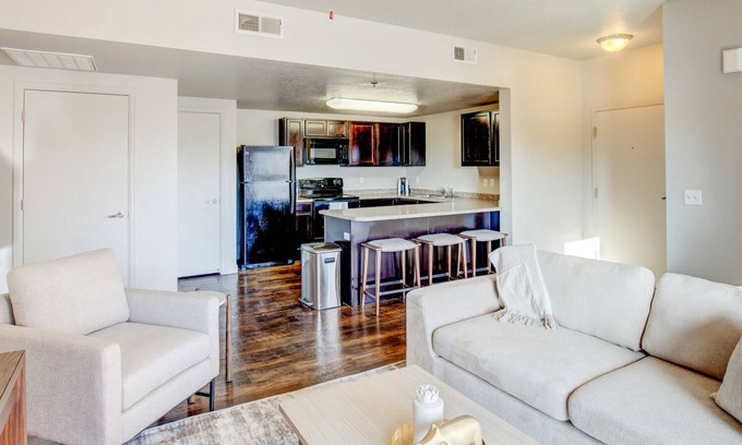 Magna Apartment | Modern Apartment in Prime Location (ID8610X84)