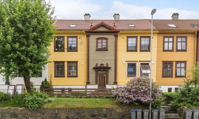 Arstad Apartment | Modern apartment in traditional wooden house in Bergen