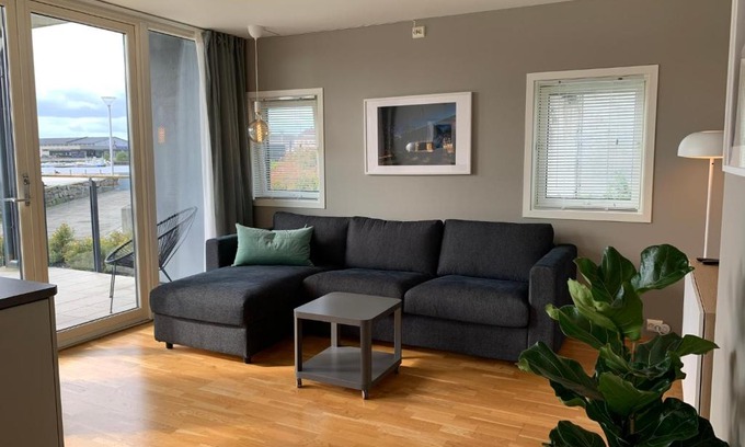Jorpeland Apartment | Modern apartment in the Harbour of Jørpeland