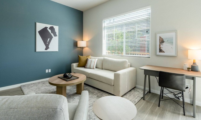 Thornton Apartment | Modern Apartment in Prime Location (ID5807X81)