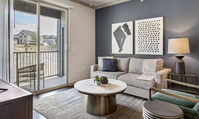 Wetmore Apartment | Modern Apartment in Prime Location (ID1000X931)