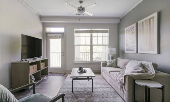 Short Pump Apartment | Modern Apartment in Prime Location (ID6167X30)