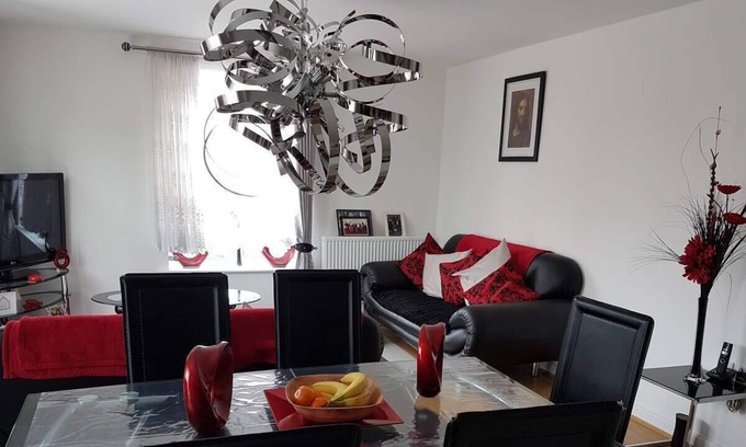 Ebbsfleet Valley Apartment | Modern Apartment minutes from central London, UK