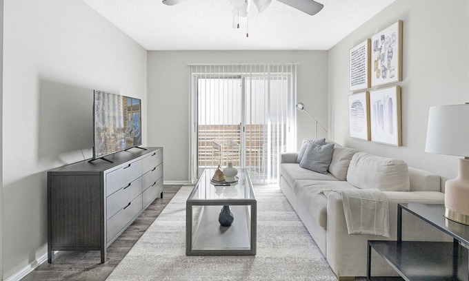 St. Petersburg - Clearwater Apartment | Modern Apartment in Prime Location (ID1213X949)