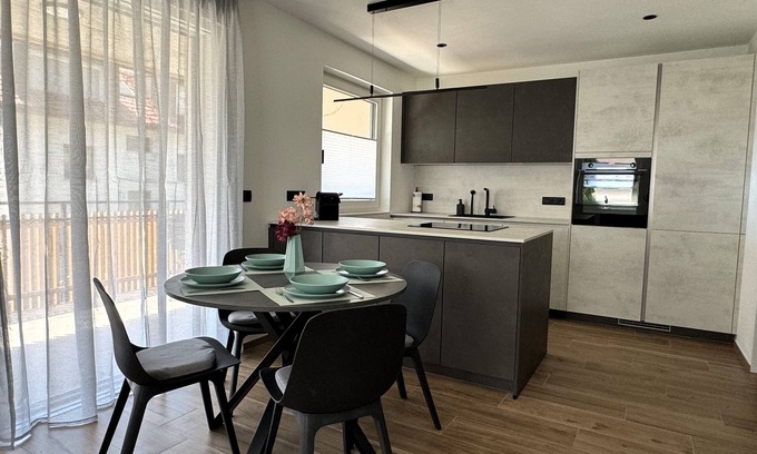 Merano Apartment | Modern apartment with large balcony. Near city center.