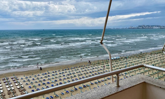 Durres Apartment | Modern apt with full sea view and balcony