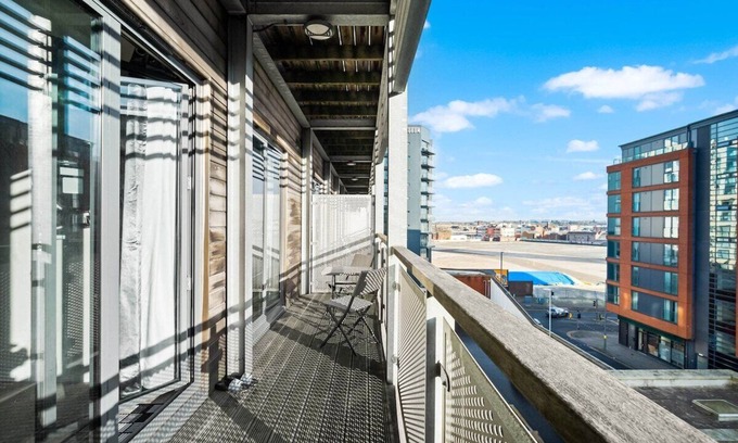 Theatreland Birmingham Apartment | Modern Arcadian Center Apartment By Azura Nights