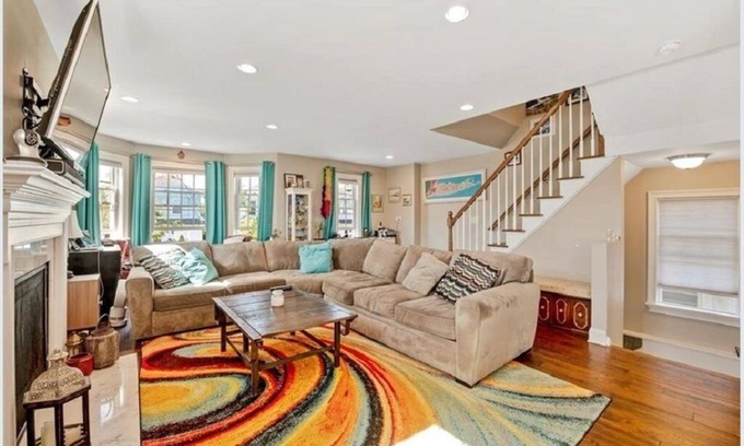 Long Beach House | Modern Beach house w/a Hot tub!