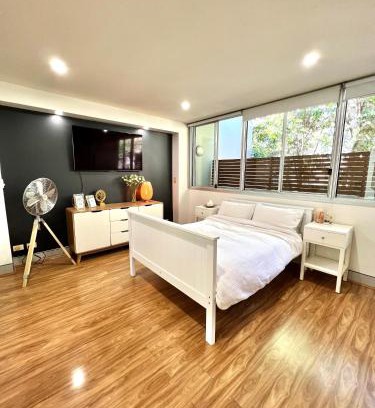Bellevue Hill House | Modern Beachside Suite-Just Steps from Bondi Beach