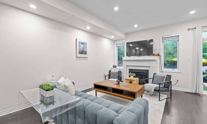 Lakeview House | Modern Beautiful Home w/Private Patio and Balcony