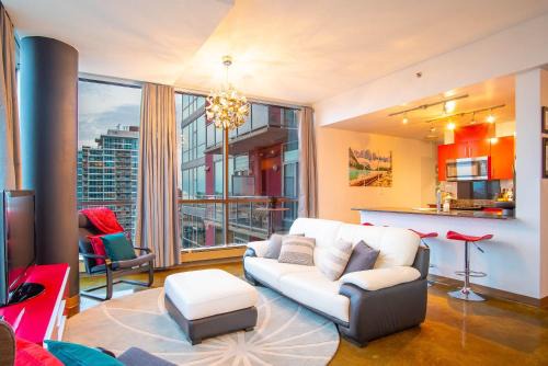 Beltline House | Modern Beltline Escape Sky-High Views DT Views