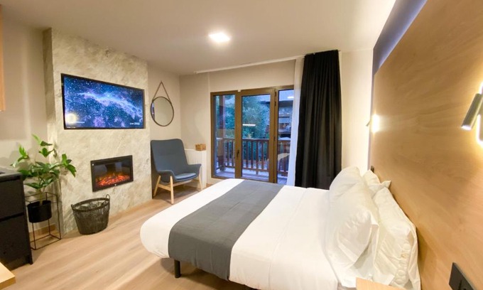 Soldeu Apartment | Modern Blue Studio En Valle De Incles - Parking Gratis l by BonesVacances