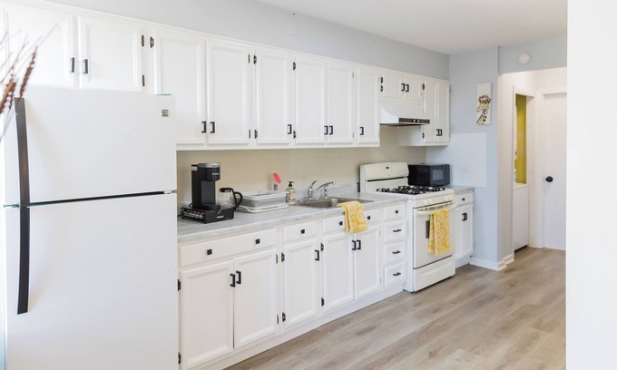 Southeast Yonkers Apartment | Modern Bohemian 3-Bedroom Apartment in Prime Mount Vernon Location