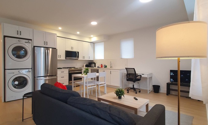 Woodbine Heights Apartment | Modern Bright 2BR Apartment Close to Transit