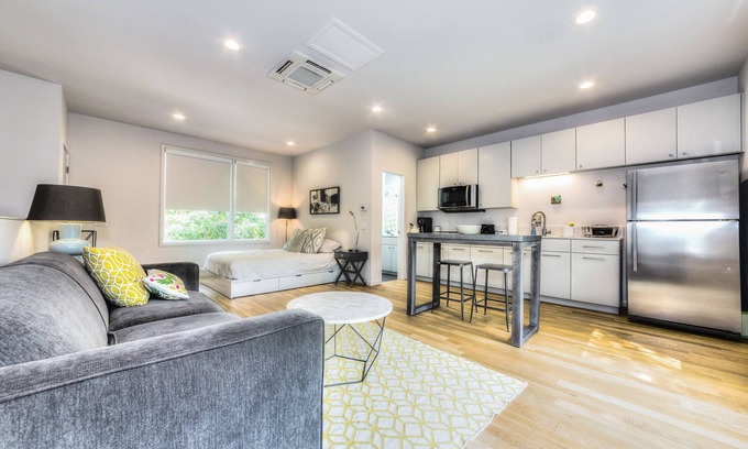Zilker Apartment | Modern Bright Clean New Apartment Walk To Zilker, Close To Downtown