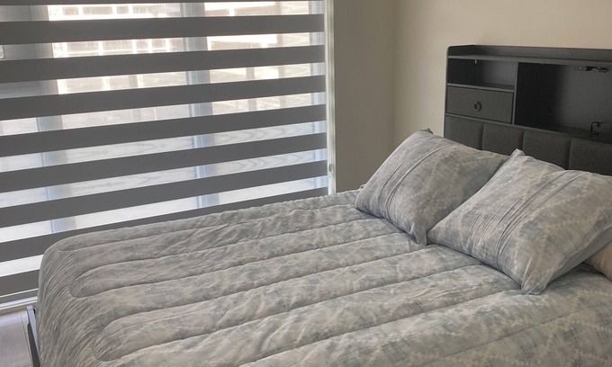 Vaughan Apartment | 🛏️ Modern 📸 Bright, Private Room with Ensuite – 2 Min Walk to Vaughan Mills!