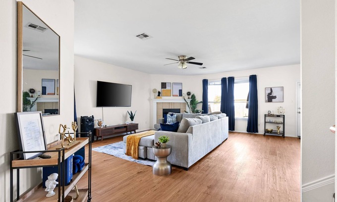 Buda House | Modern Buda Retreat: Family-Friendly Fun, Just 20 Min to Austin