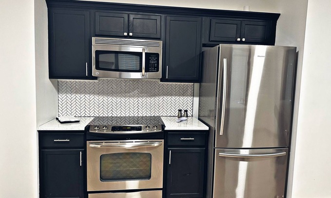 Independence House | Modern Bungalow, 6min from Stadiums!