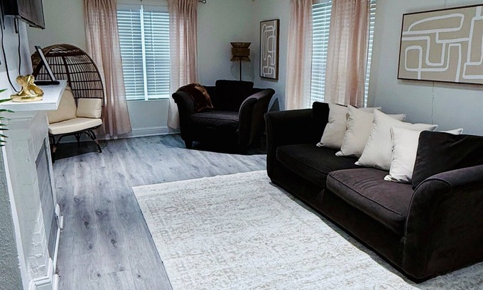 Atlanta House | Modern Bungalow at Chappell minutes from Downtown and Beltline - PET FRIENDLY!