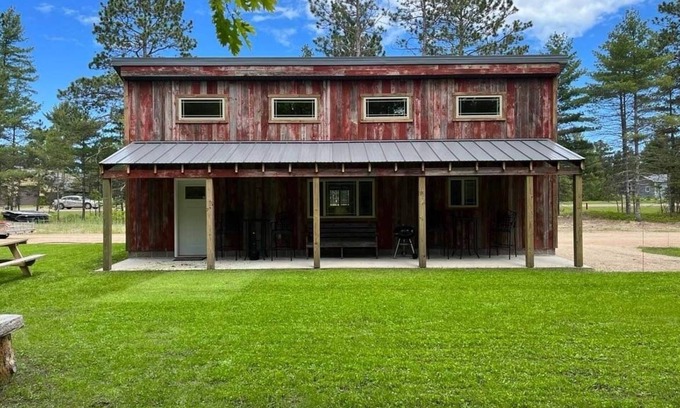 Au Train Cabin | Modern Cabin Retreat Across from Lake Superior Beach Access