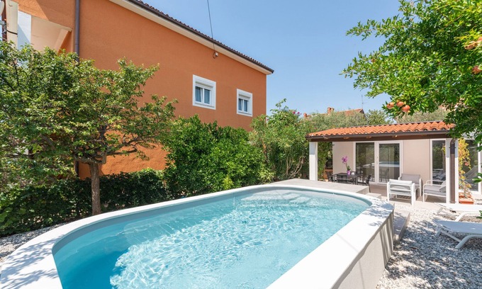 Novigrad Villa | Modern casa Alis with outdoor pool