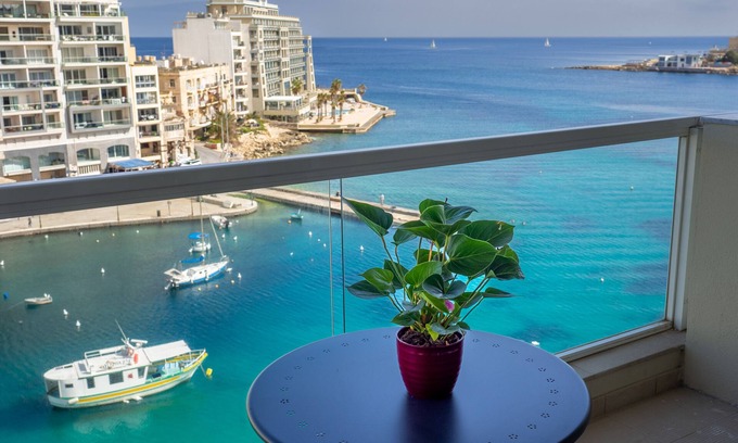 Paceville Apartment | Modern central apartment, perfect for holidays in Malta