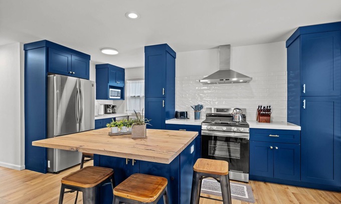Franz Park House | Modern & Central Abode - STL Zoo & Forest Park
