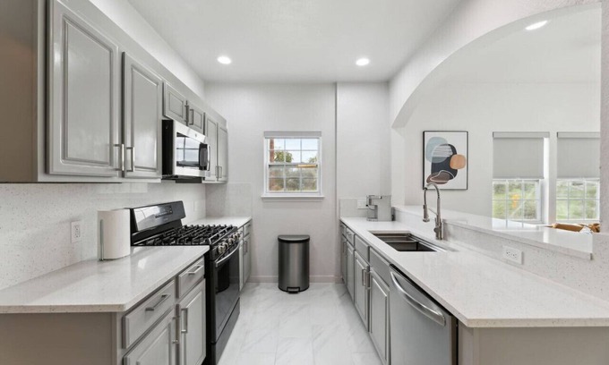Foster Heights House | Modern Central East Austin 4BR Gem